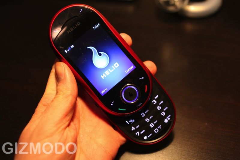 Illustration for article titled Ocean 2 Review (Verdict: A Great Phone If It Were 2007)